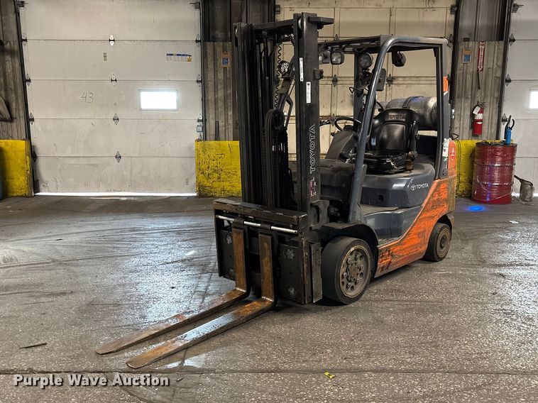 image for item FB5543 Toyota 8FGCU25 forklift