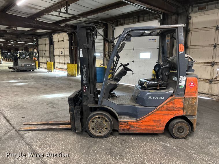image for item FB5543 Toyota 8FGCU25 forklift