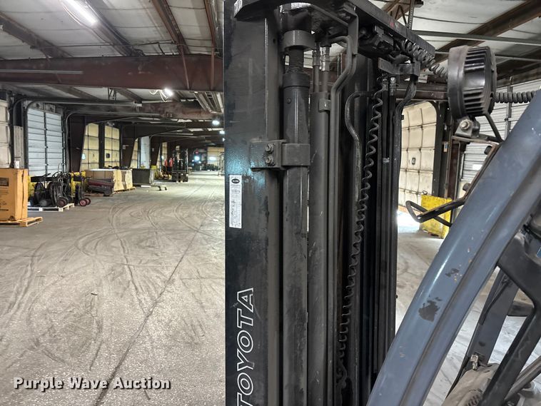 image for item FB5543 Toyota 8FGCU25 forklift