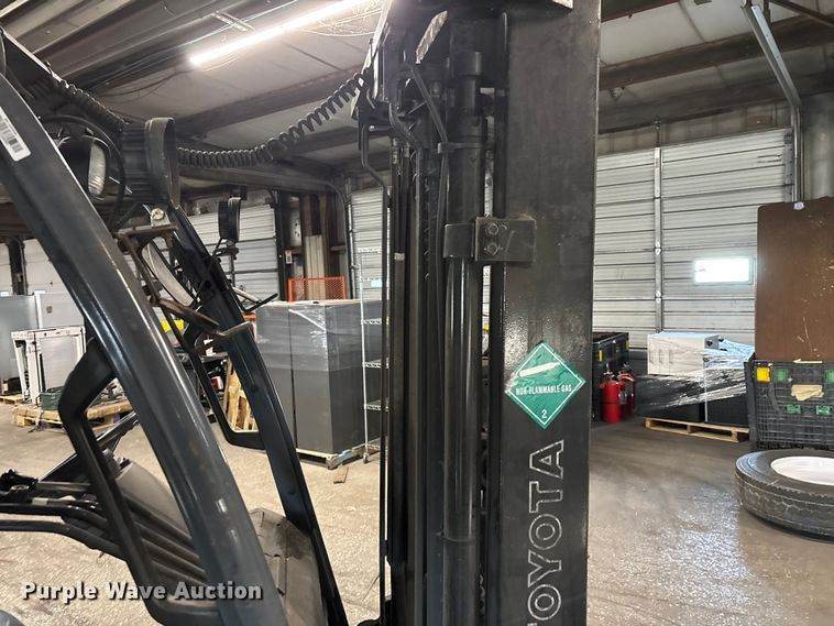 image for item FB5543 Toyota 8FGCU25 forklift