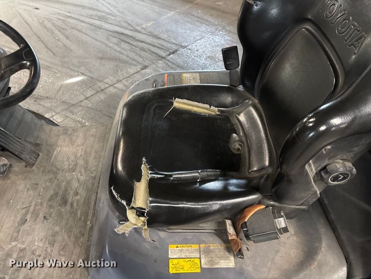 image for item FB5543 Toyota 8FGCU25 forklift