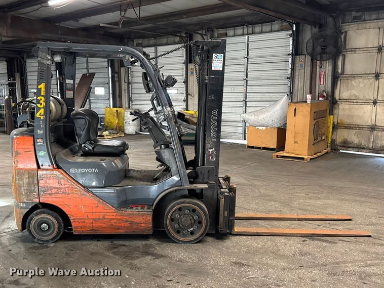 image for item FB5544 Toyota 8FGCU25 forklift