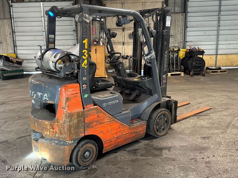 image for item FB5544 Toyota 8FGCU25 forklift