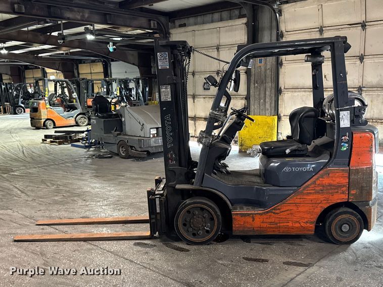 image for item FB5544 Toyota 8FGCU25 forklift