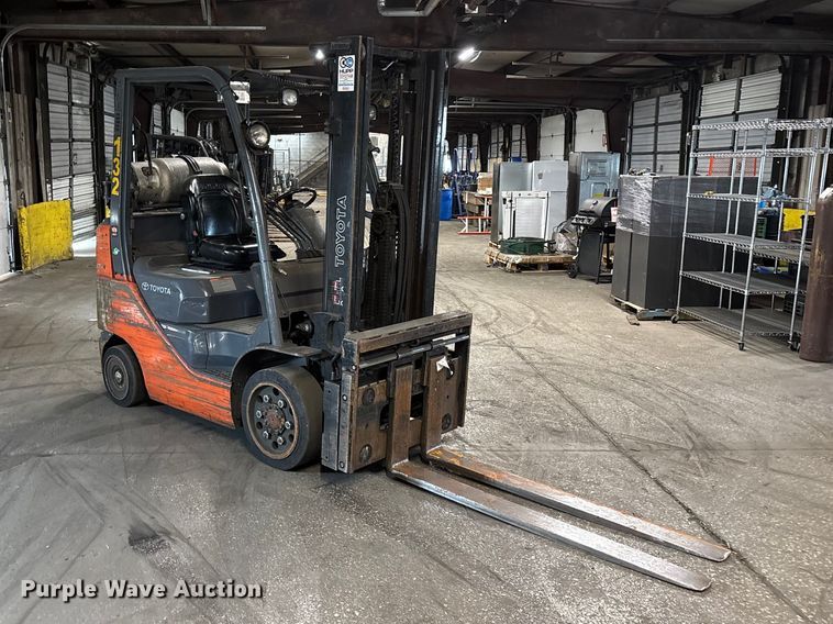 image for item FB5545 Toyota 8FGCU25 forklift