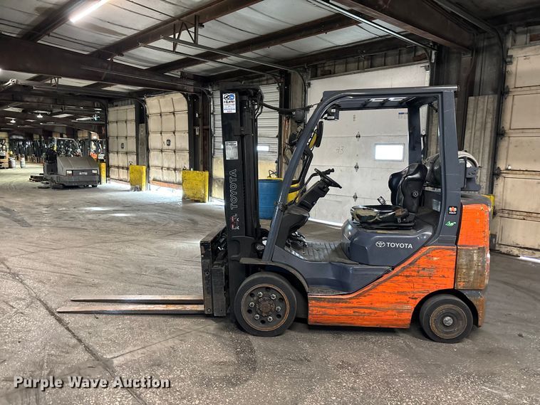 image for item FB5545 Toyota 8FGCU25 forklift