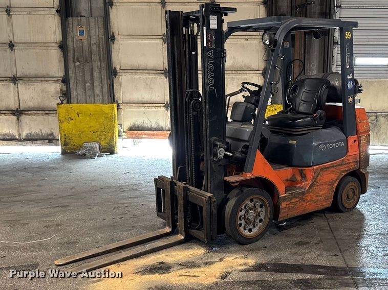 image for item FB5546 Toyota 7FGCU25 forklift