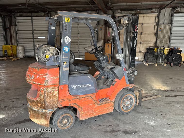 image for item FB5546 Toyota 7FGCU25 forklift