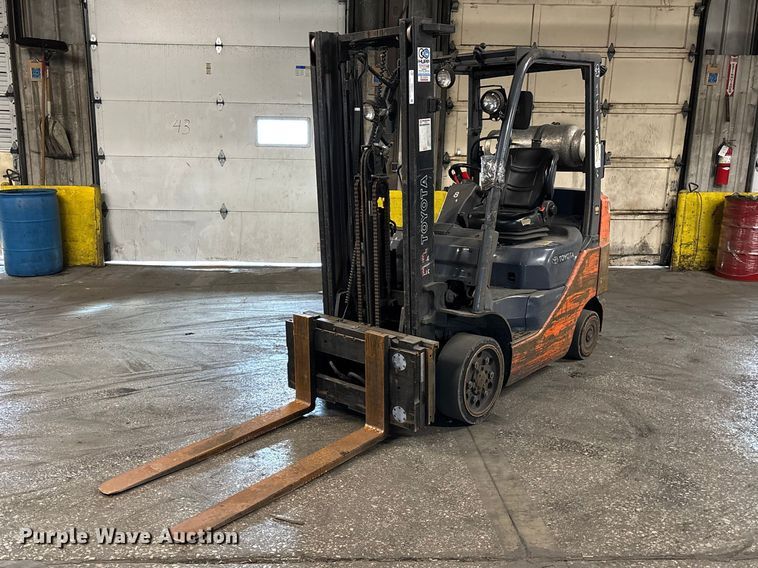 image for item FB5547 Toyota 8FGCU25 forklift