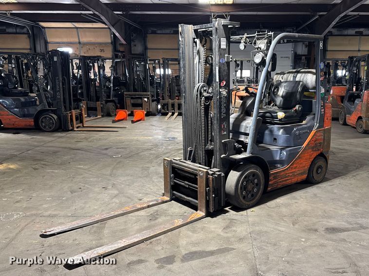image for item FB5548 Toyota 8FGCU25 forklift