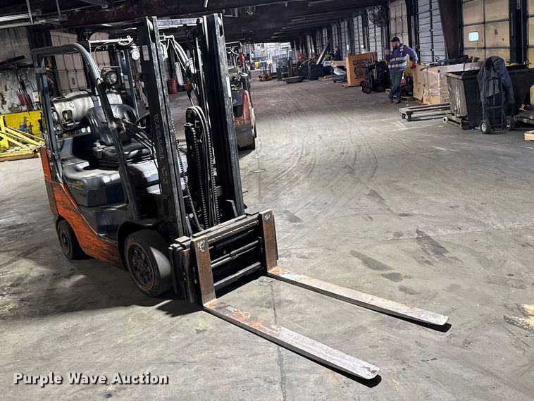 image for item FB5548 Toyota 8FGCU25 forklift