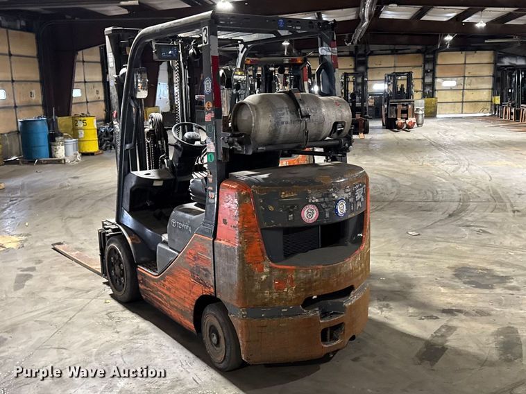 image for item FB5548 Toyota 8FGCU25 forklift