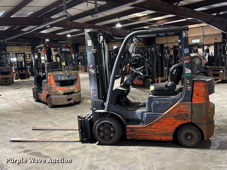image for item FB5548 Toyota 8FGCU25 forklift