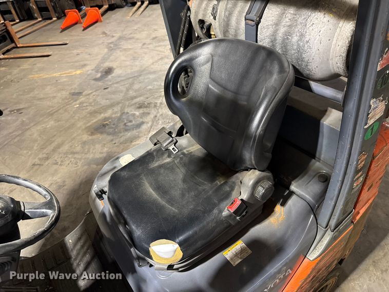 image for item FB5548 Toyota 8FGCU25 forklift