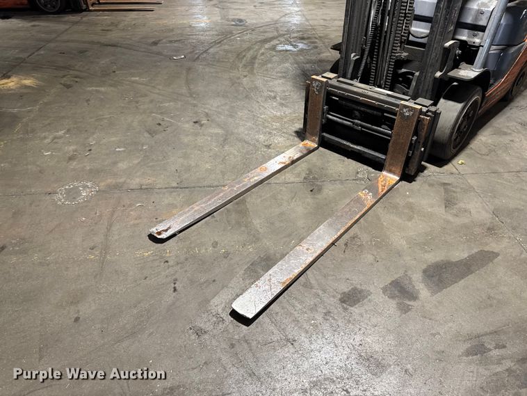 image for item FB5548 Toyota 8FGCU25 forklift