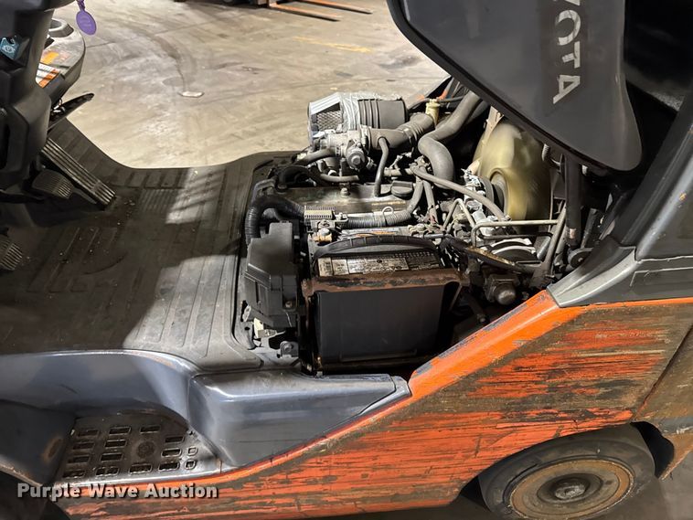 image for item FB5548 Toyota 8FGCU25 forklift