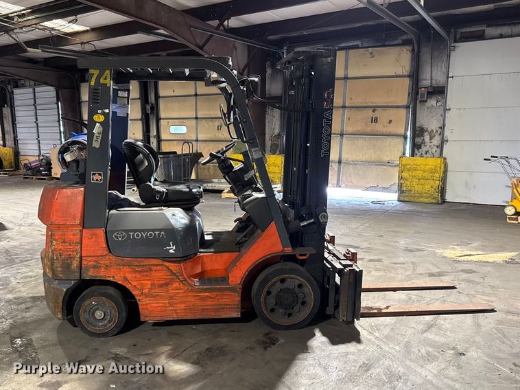 image for item FB5549 Toyota 7FGCU25 forklift