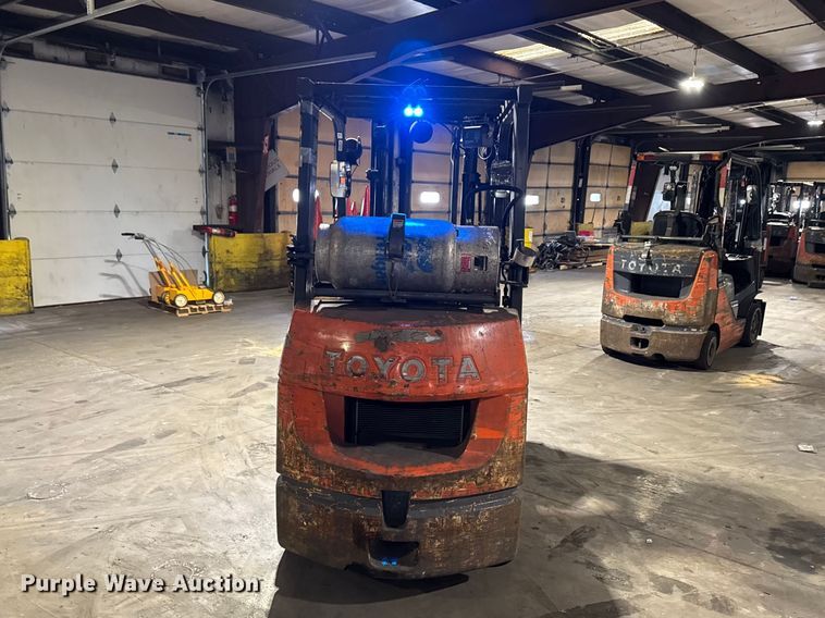 image for item FB5549 Toyota 7FGCU25 forklift