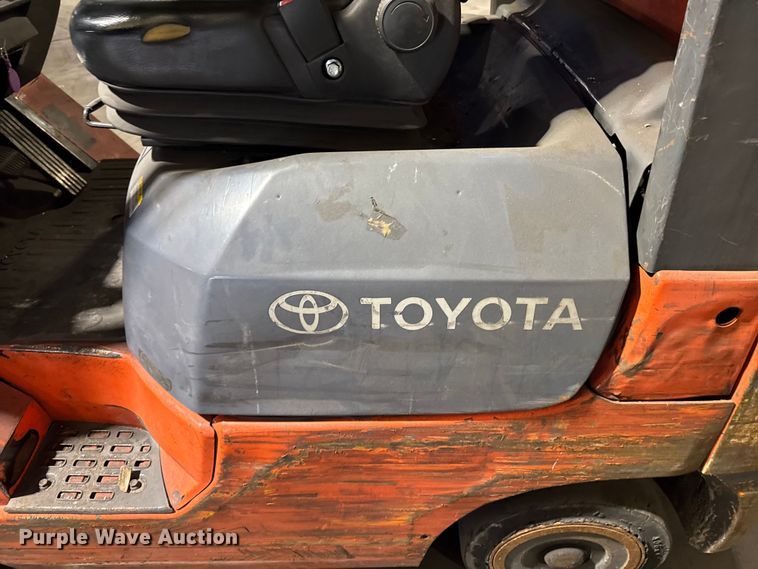 image for item FB5549 Toyota 7FGCU25 forklift