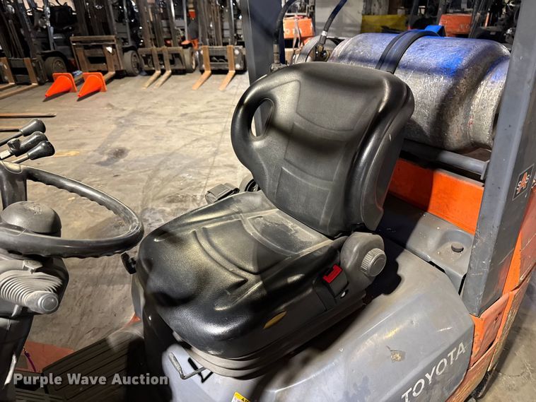 image for item FB5549 Toyota 7FGCU25 forklift