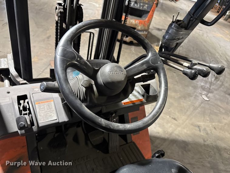 image for item FB5549 Toyota 7FGCU25 forklift