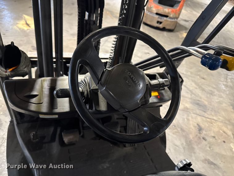 image for item FB5550 Toyota 8FGCU25 forklift