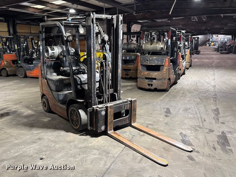 image for item FB5551 Toyota 8FGCU25 forklift