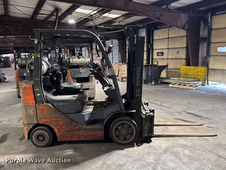 image for item FB5551 Toyota 8FGCU25 forklift