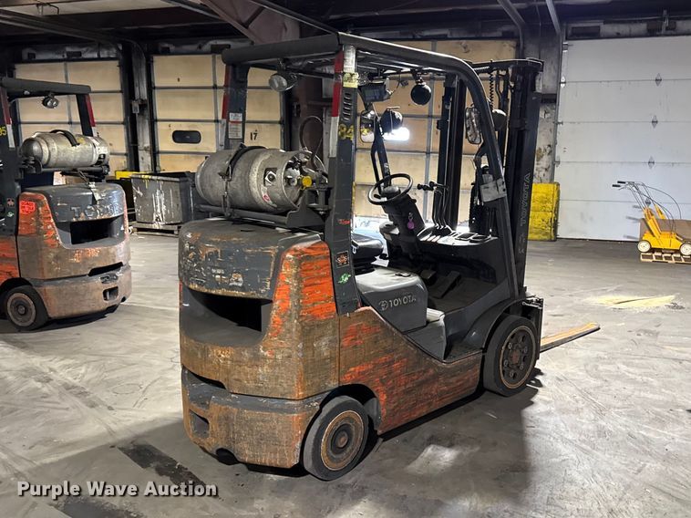 image for item FB5551 Toyota 8FGCU25 forklift