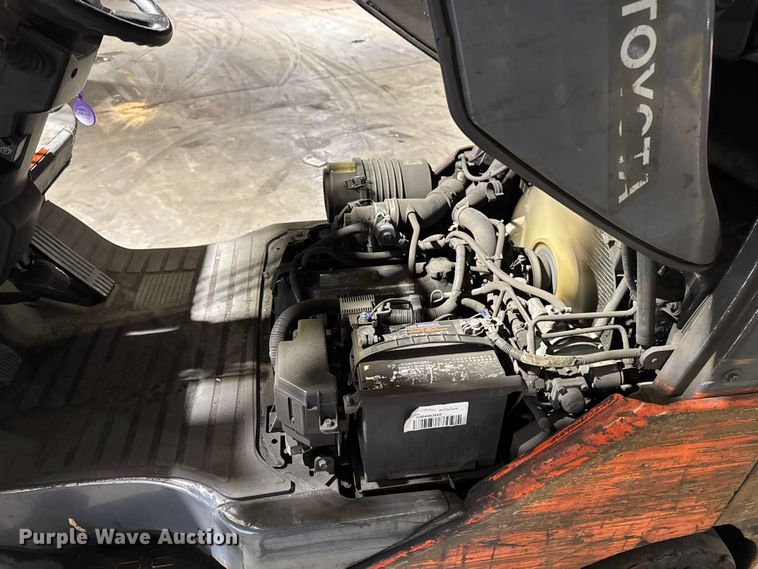 image for item FB5551 Toyota 8FGCU25 forklift