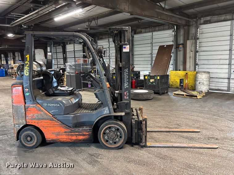 image for item FB5552 Toyota 8FGCU25 forklift