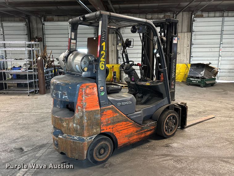 image for item FB5552 Toyota 8FGCU25 forklift