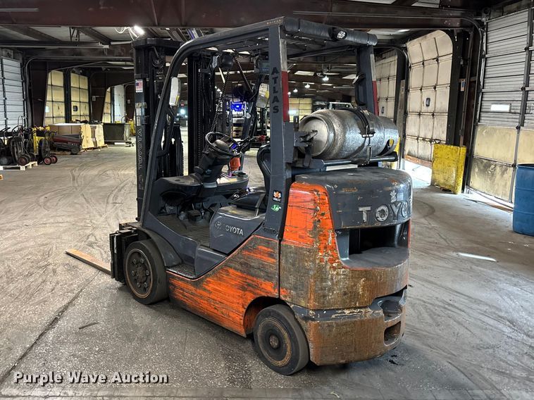 image for item FB5552 Toyota 8FGCU25 forklift