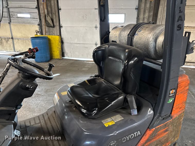 image for item FB5552 Toyota 8FGCU25 forklift