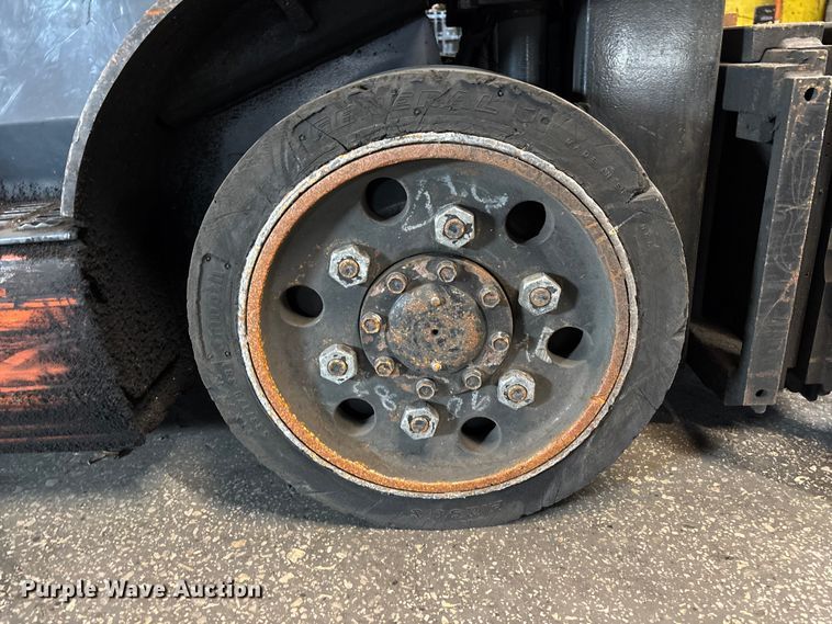 image for item FB5552 Toyota 8FGCU25 forklift