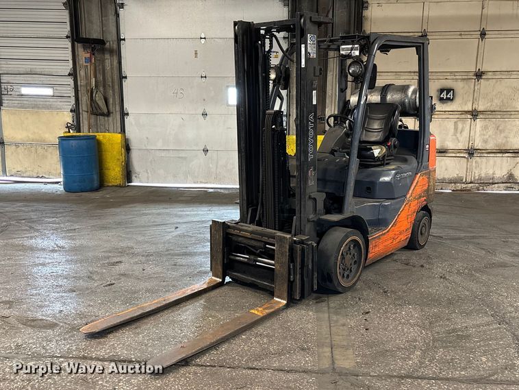 image for item FB5553 Toyota 8FGCU25 forklift