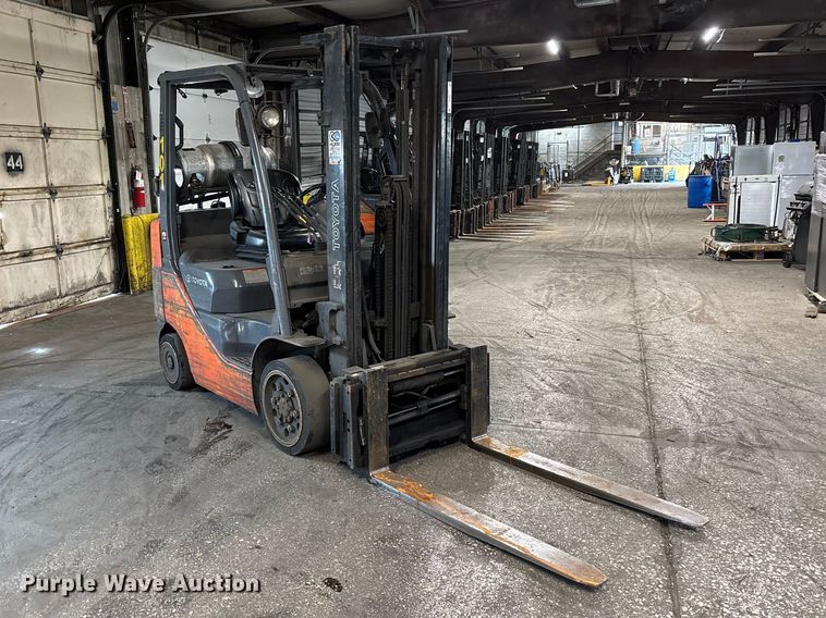 image for item FB5553 Toyota 8FGCU25 forklift