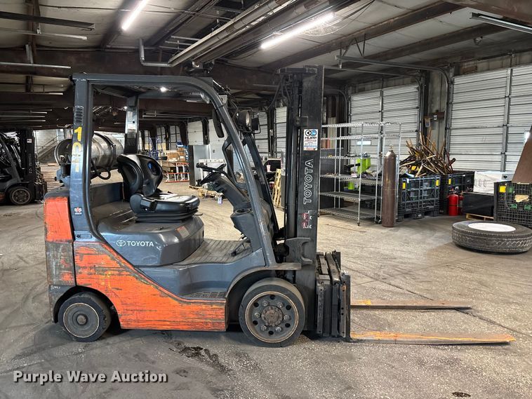 image for item FB5553 Toyota 8FGCU25 forklift