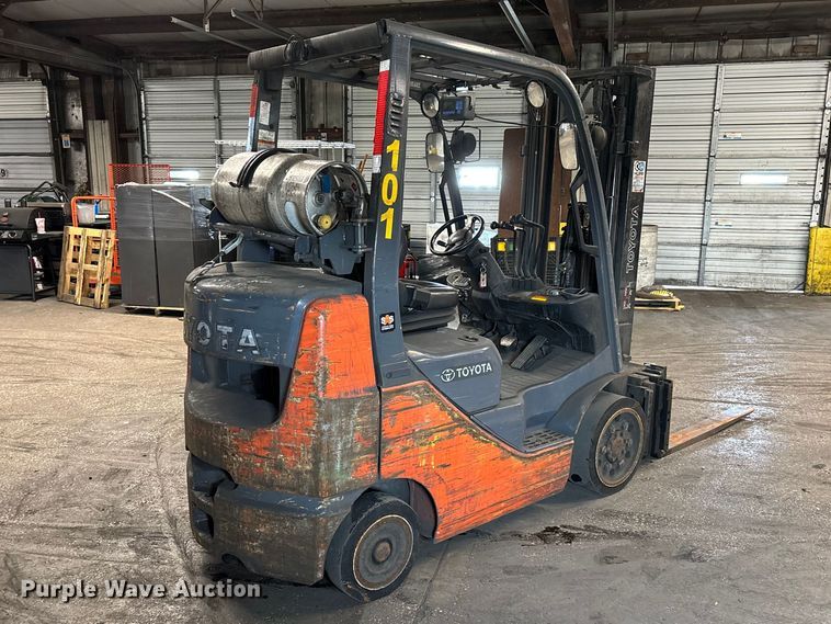 image for item FB5553 Toyota 8FGCU25 forklift