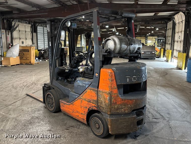 image for item FB5553 Toyota 8FGCU25 forklift