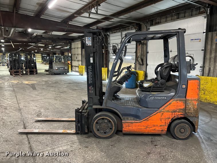 image for item FB5553 Toyota 8FGCU25 forklift