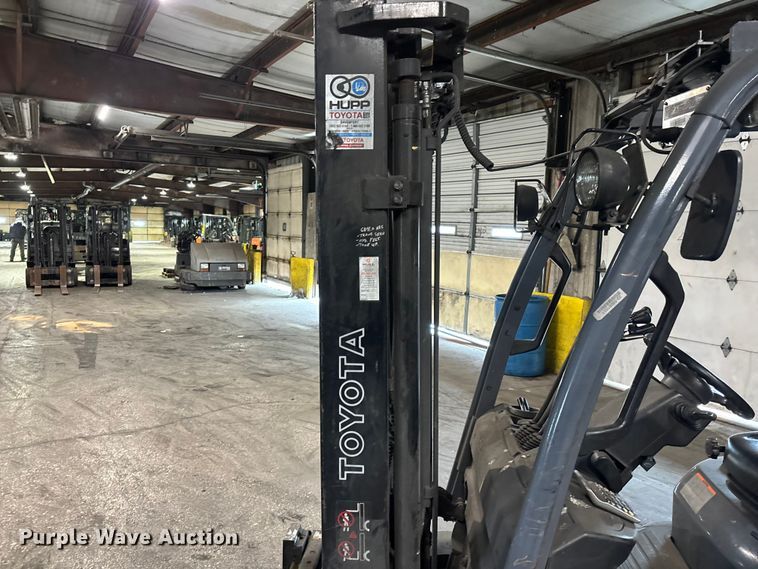 image for item FB5553 Toyota 8FGCU25 forklift