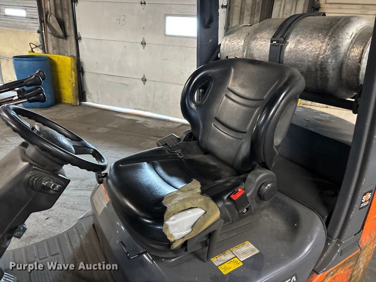 image for item FB5553 Toyota 8FGCU25 forklift