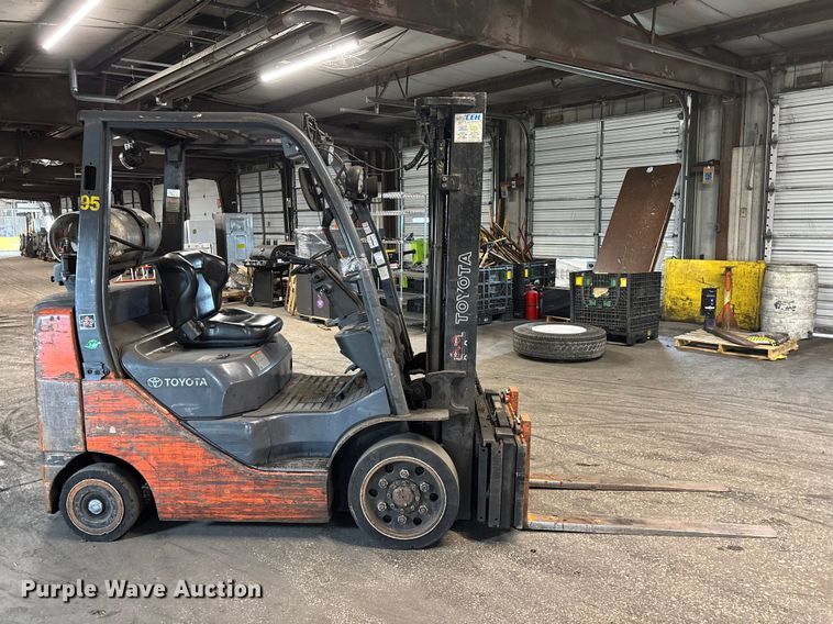 image for item FB5554 Toyota 8FGCU25 forklift