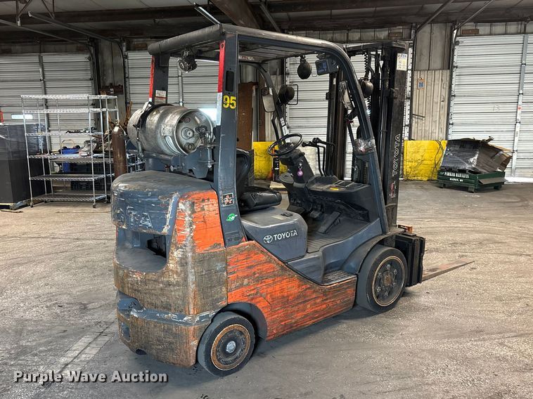 image for item FB5554 Toyota 8FGCU25 forklift