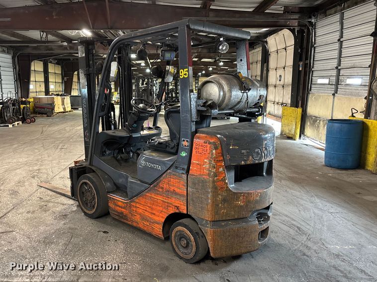 image for item FB5554 Toyota 8FGCU25 forklift