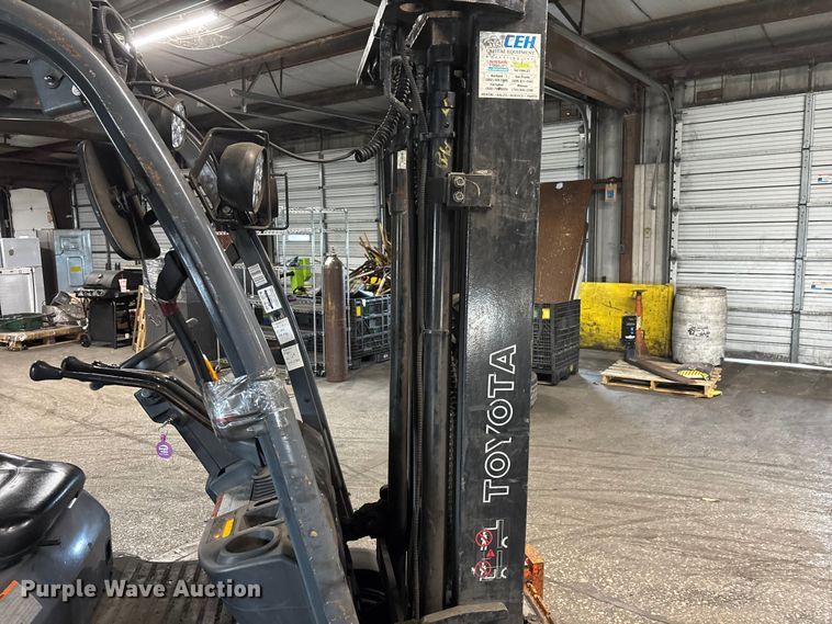 image for item FB5554 Toyota 8FGCU25 forklift