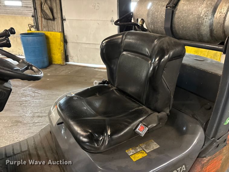 image for item FB5554 Toyota 8FGCU25 forklift