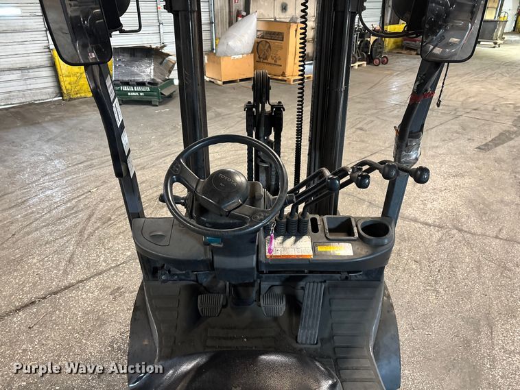 image for item FB5554 Toyota 8FGCU25 forklift