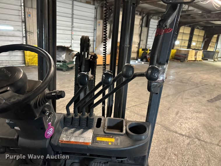 image for item FB5554 Toyota 8FGCU25 forklift